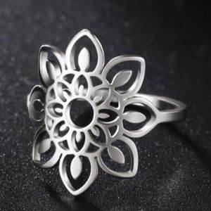 BOHO Flower Ring.